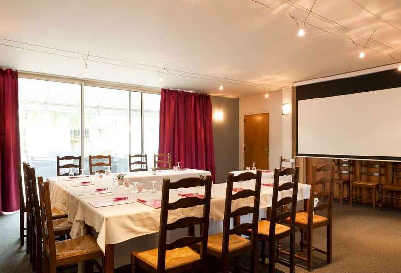 ホテル The Originals City, Hôtel Le Cheval Rouge, Tours Ouest