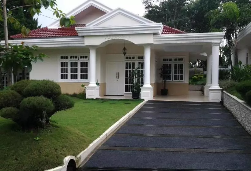 فندق Yasmin  Puncak