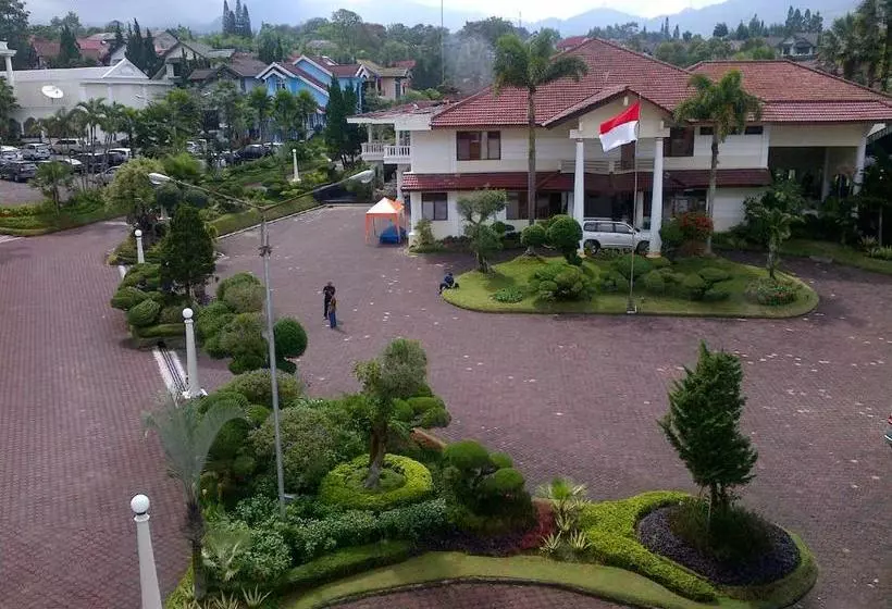 فندق Yasmin  Puncak