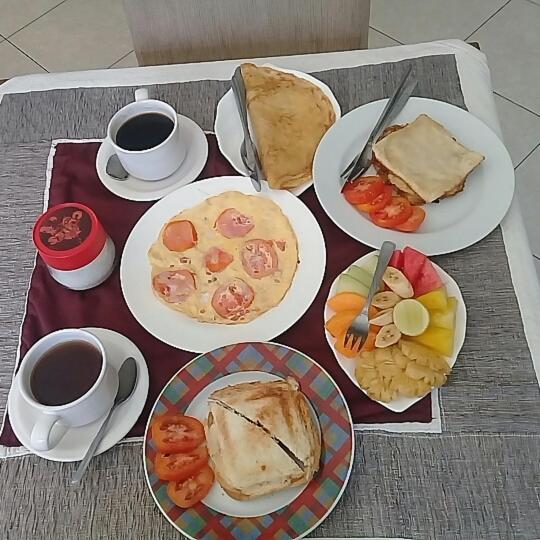 Общежитие Padangbai Beach Inn