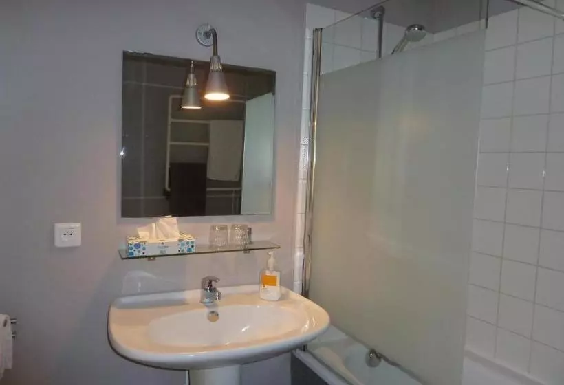 Aamiaismajoitus (B&B) Une Chambre Dans L'atelier De R