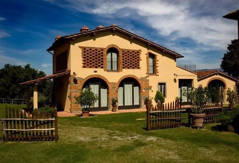 ホテル Agriturismo Podere Luisa