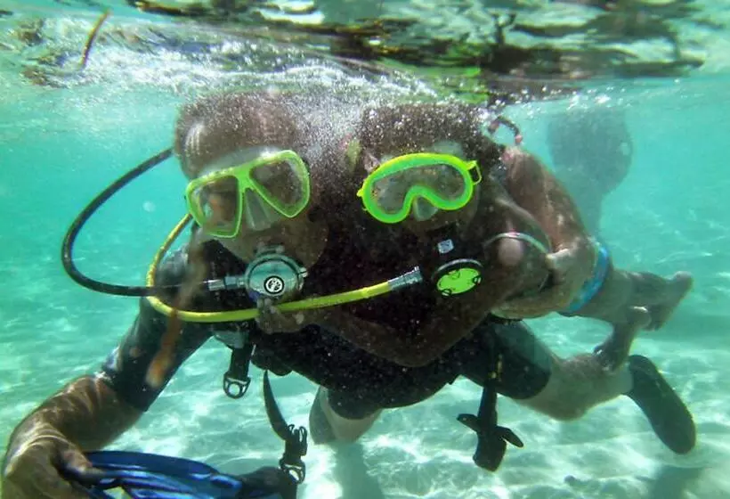 Hotelli Corales Punta Rusia