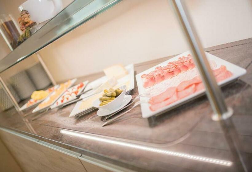 Garni Hotel Peterlinhof