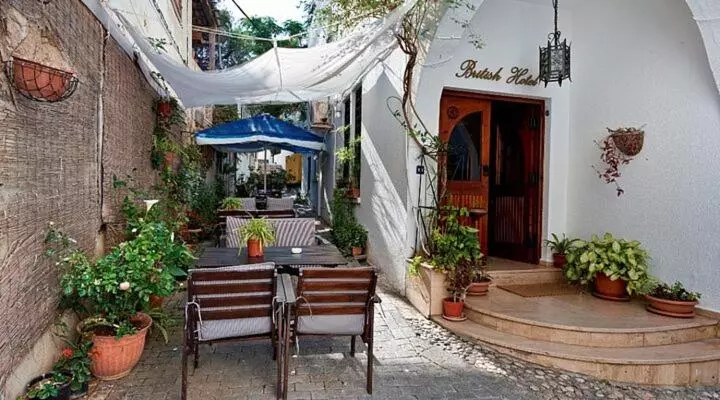 هتل Kyrenia British Harbour