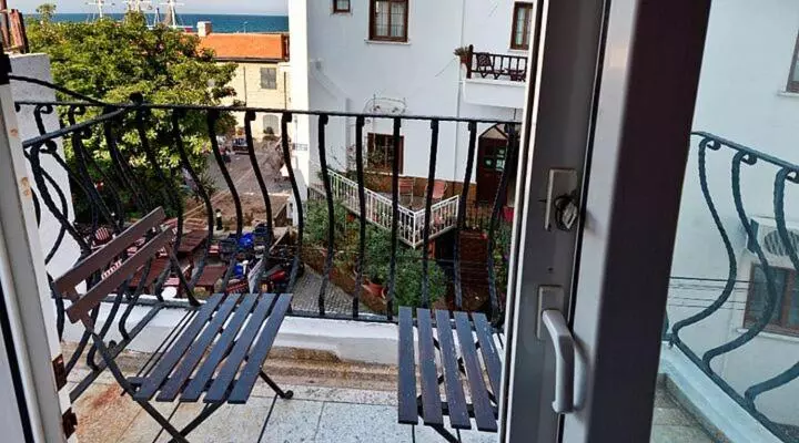 هتل Kyrenia British Harbour