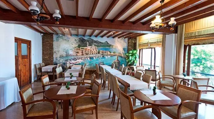 هتل Kyrenia British Harbour