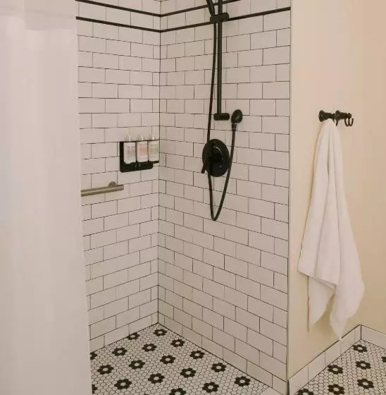 Found Hotel, Santa Monica