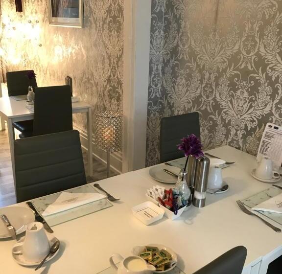 ペンション Sorrento House