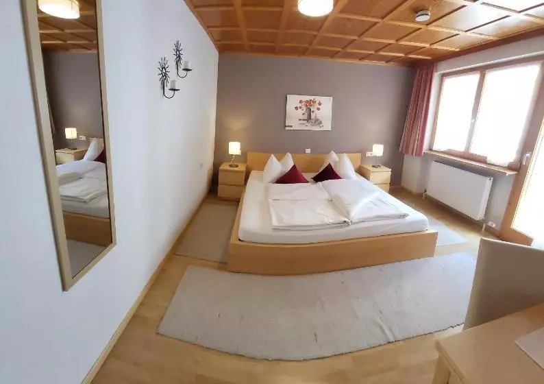 پانسیون Bergkristall