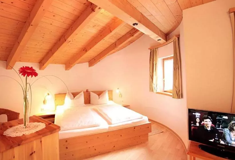 پانسیون Bergkristall