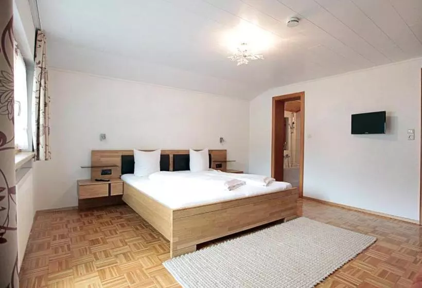 پانسیون Bergkristall