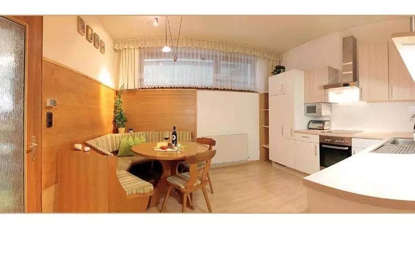 پانسیون Bergkristall