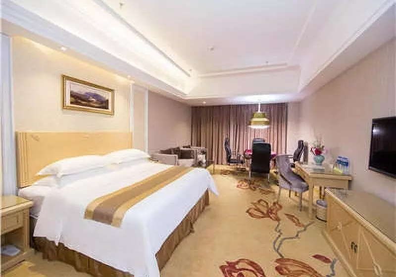 Vienna Hotel Longchuan