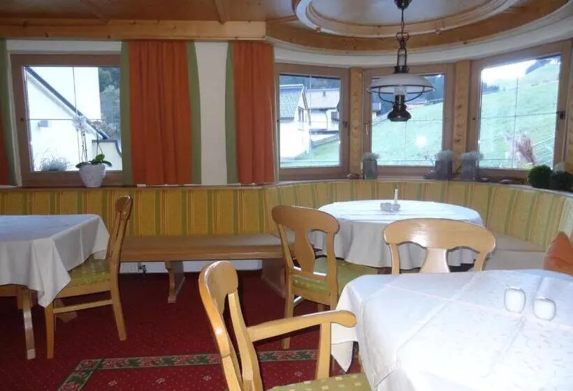 Aamiaismajoitus (B&B) Haus Tirol