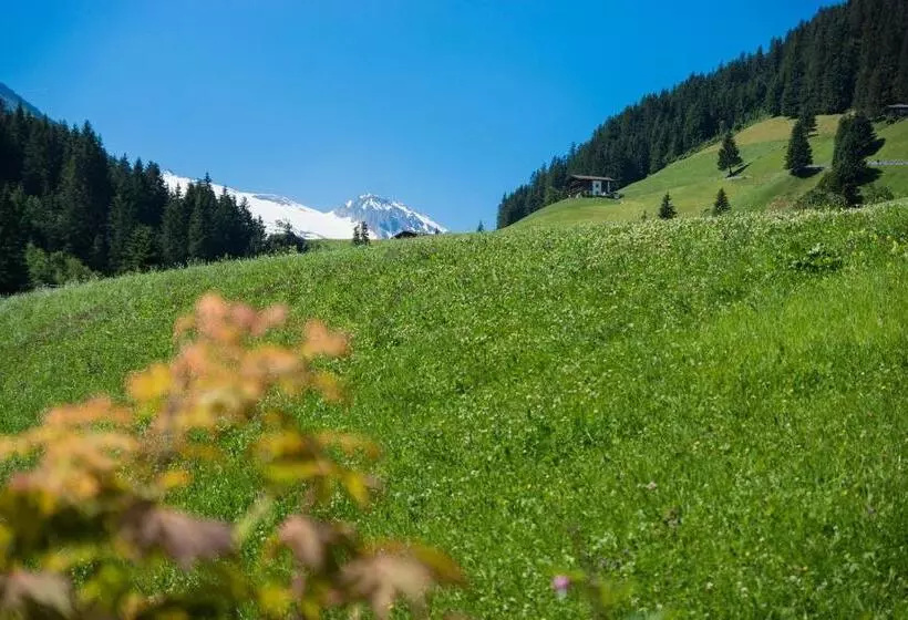 Aamiaismajoitus (B&B) Haus Tirol