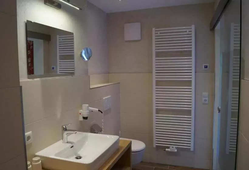 Aamiaismajoitus (B&B) Haus Tirol