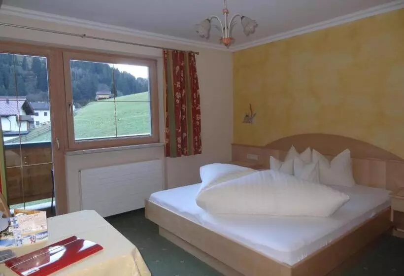 Aamiaismajoitus (B&B) Haus Tirol