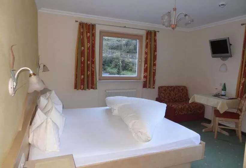 Aamiaismajoitus (B&B) Haus Tirol