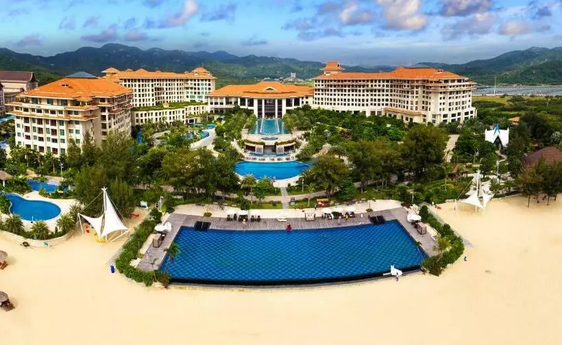 Hotelli Huidong Regal Palace Resort