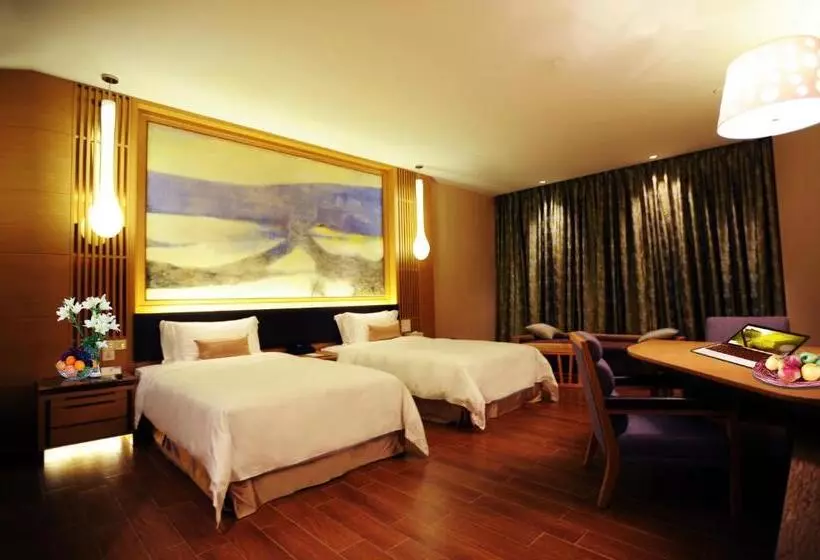 Hotelli Huidong Regal Palace Resort