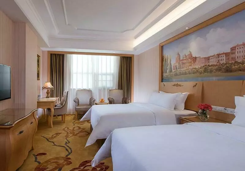 Vienna International Hotel Shenzhen Longhua Center