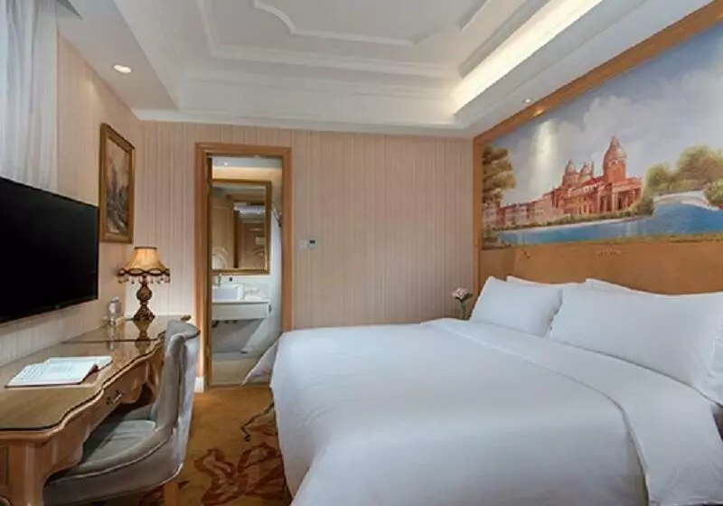 Vienna International Hotel Shenzhen Longhua Center