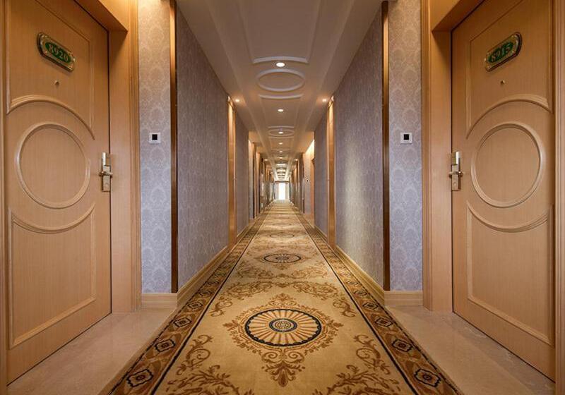 Vienna International Hotel Shenzhen Longhua Center