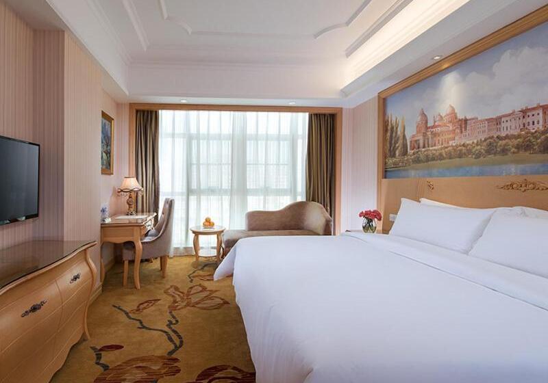 Vienna International Hotel Shenzhen Longhua Center