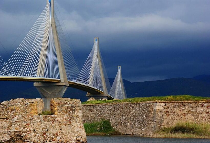 בית מלון כפרי Antirrio