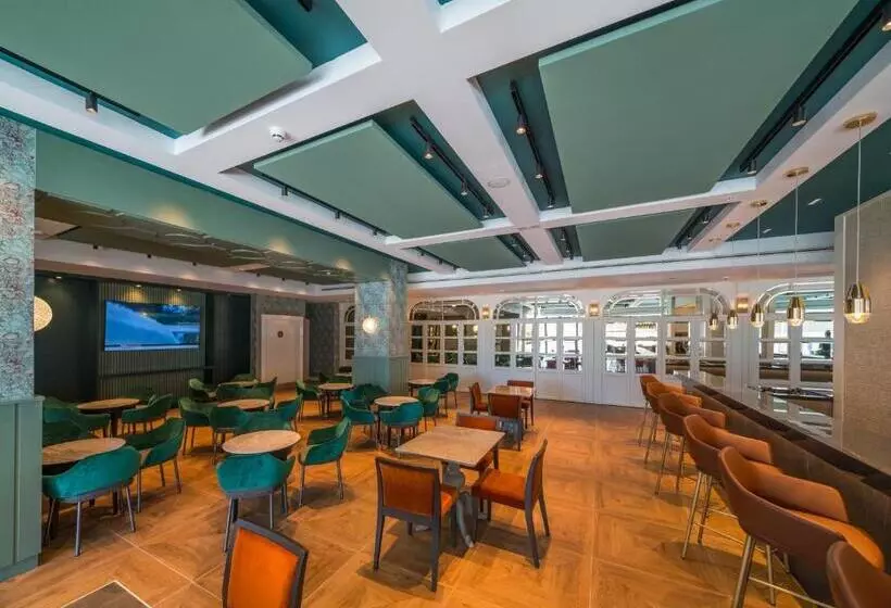 ホテル Catalonia Donosti