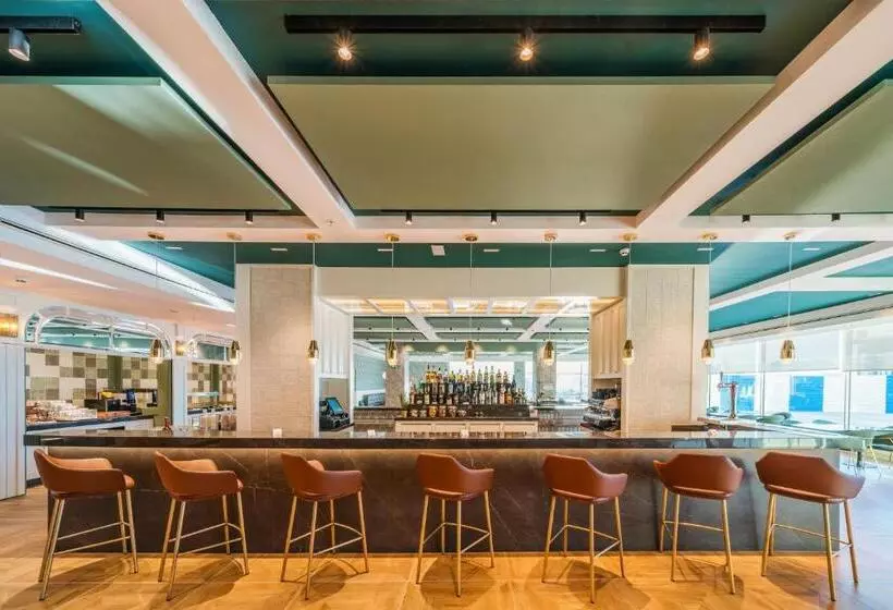 ホテル Catalonia Donosti