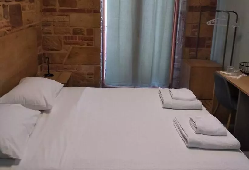 هتل Chios City Inn