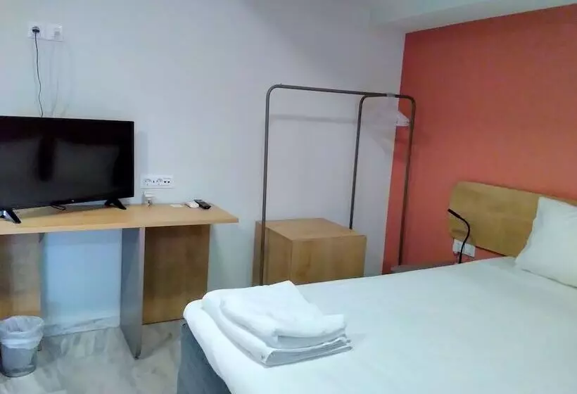 هتل Chios City Inn