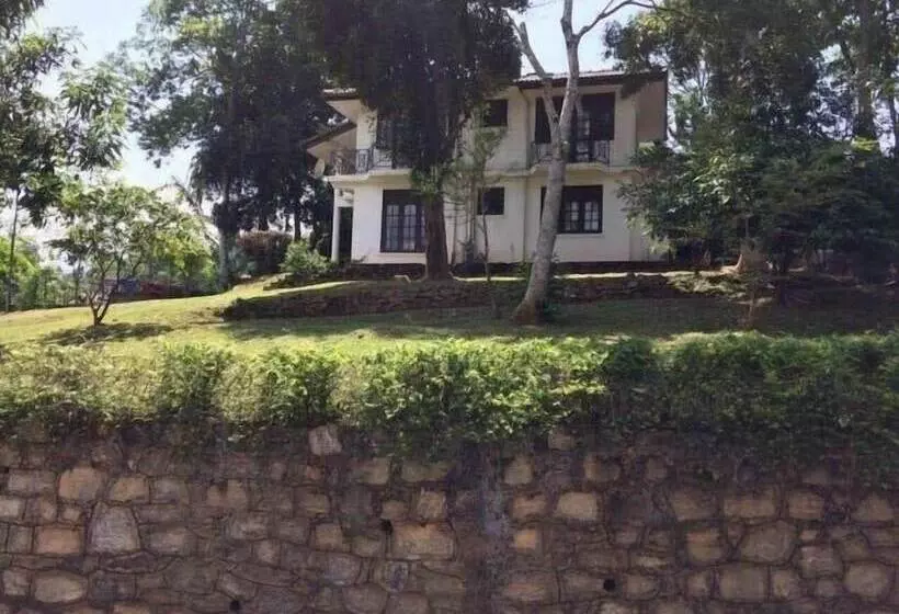 Hotel Kandy C