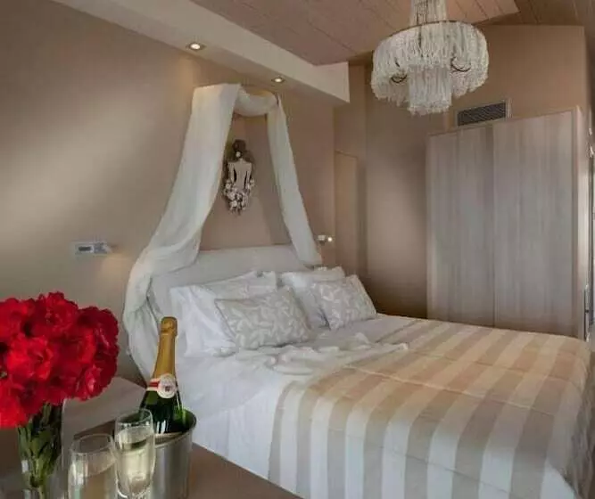 Hotelli Karavia Lux Inn