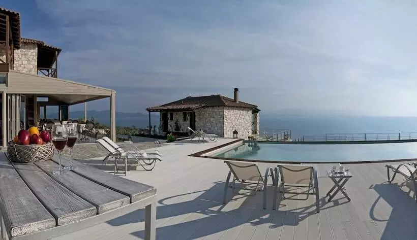 Hotelli Karavia Lux Inn