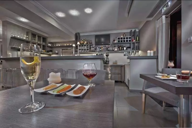 Hotelli Karavia Lux Inn