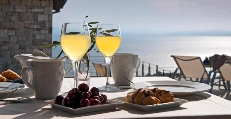 Отель Karavia Lux Inn