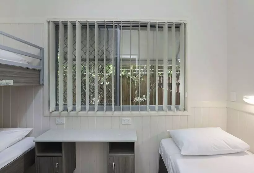 Hotelli Reflections Moonee Beach   Holiday Park