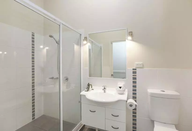 Hotelli Reflections Moonee Beach   Holiday Park