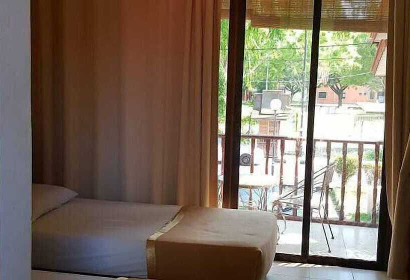 ホテル Traders Villa