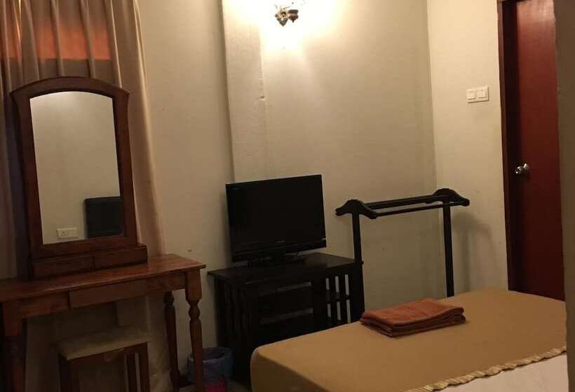 ホテル Traders Villa