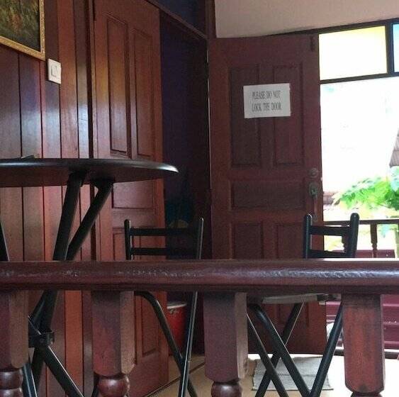 ホテル Traders Villa