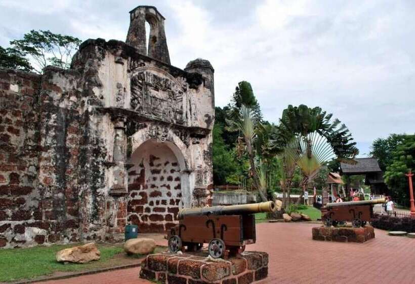 ホテル Traders Villa