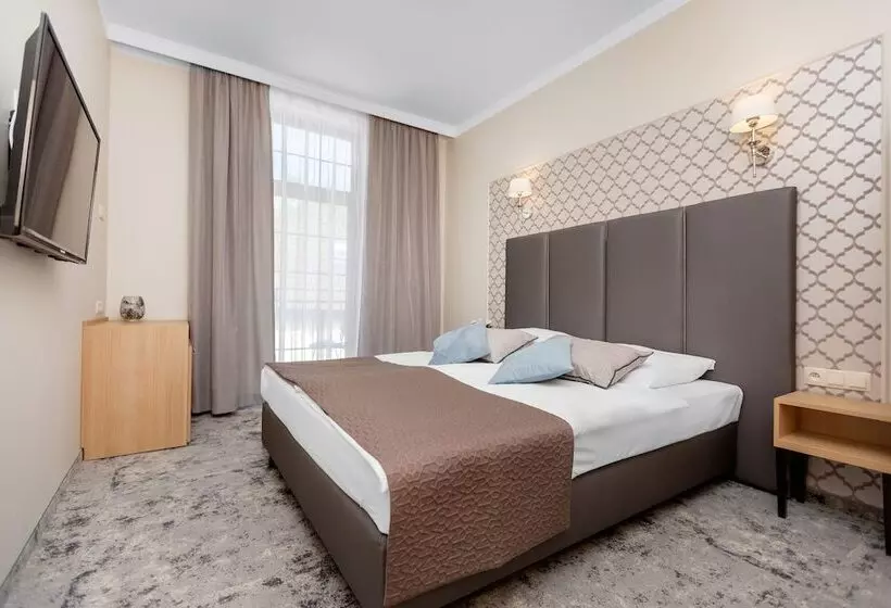 Hotelli Villa Grand Solis