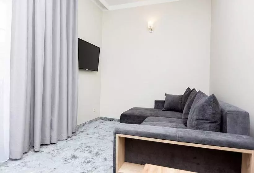 Hotelli Villa Grand Solis