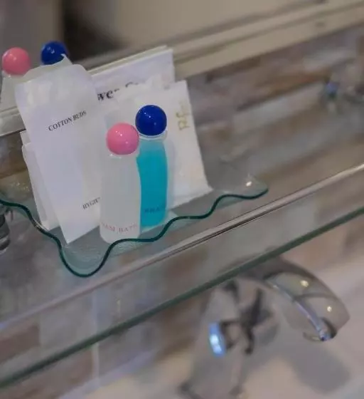 Phant At Thalang Service Apartment