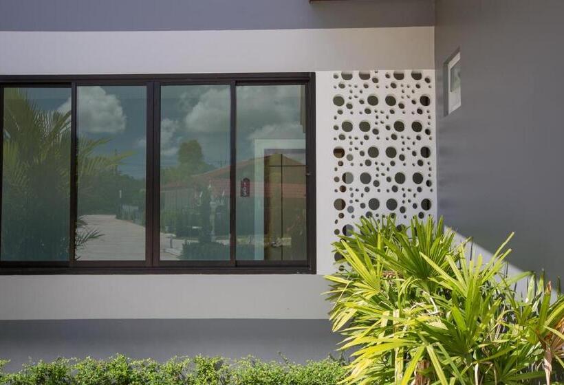 Phant At Thalang Service Apartment