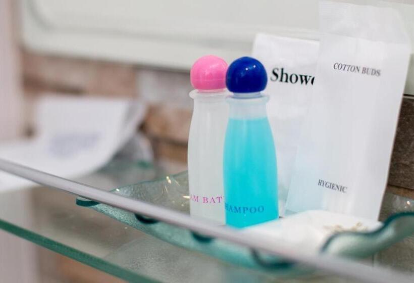 Phant At Thalang Service Apartment